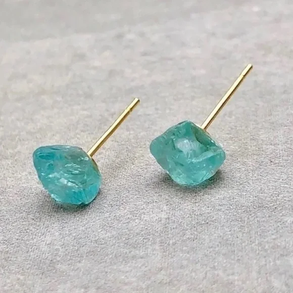 🆕 New Raw Aquamarine Crystal Stud Gemstone Earrings - Picture 4 of 8